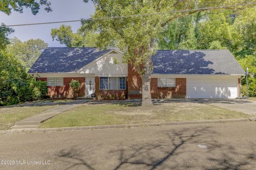 101 Colonial Dr, Vicksburg, MS, 39180-4300 | Card Image