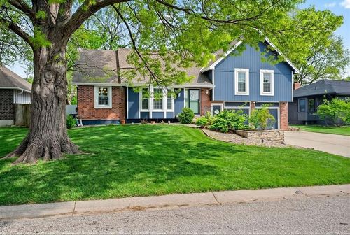 12720 W 102nd St, Lenexa, KS, 66215-1834 | Card Image