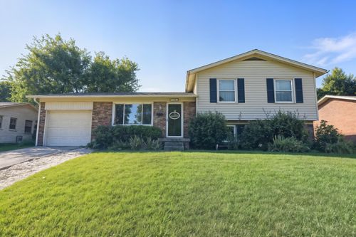 2213 Azalea Dr, Lexington, KY, 40504-3201 | Card Image