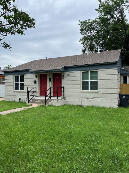 2915 Falls Dr, Dallas, TX, 75211-8804 | Card Image