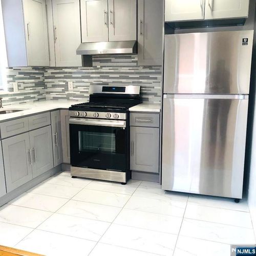 460 Clubway, Hackensack, NJ, 07601-1490 | Card Image