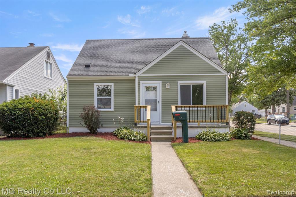 Leblanc St, Lincoln Park, MI 48146