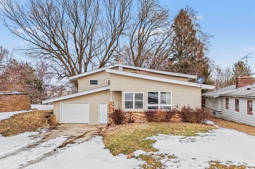401 2nd St E, Wanamingo, MN, 55983-1437 | Card Image