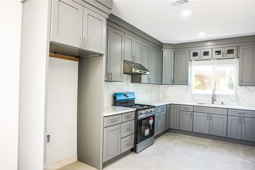 11155 Faye Ave, Garden Grove, CA, 92840-1122 | Card Image
