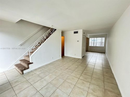 4817-4817 Nw 9th Dr, Plantation, FL, 33317-1423 | Card Image