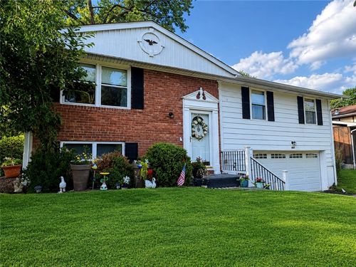 807 E Fairmont Ave, New Castle, PA, 16105-2375 | Card Image