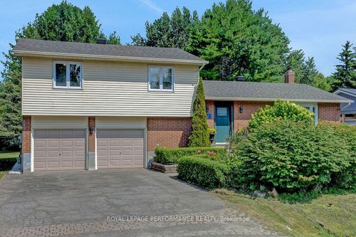 124 Rue Des Pins, Russell, ON, K4R1C5 | Card Image