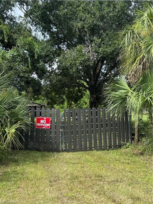 387 Montura Ave, Clewiston, FL, 33440-8898 | Card Image