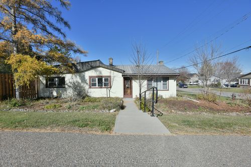 338 Barnet Blvd, Renfrew, ON, K7V2M7 | Card Image