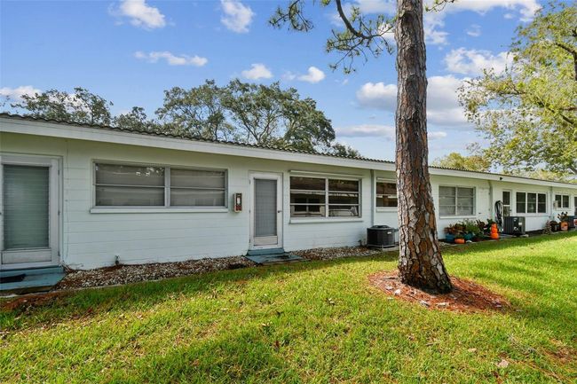 Rear Exterior | Image 19