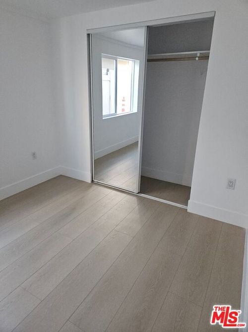 14-603 W 46th Street, Los Angeles, CA, 90037 | Card Image