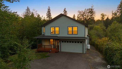 15811 3 Lakes Rd, Snohomish, WA, 98290-4615 | Card Image