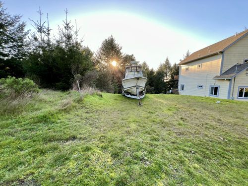 56 Beach Rd, Whitethorn, CA, 95589-9185 | Card Image