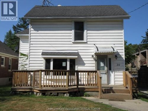 30 Delaware Avenue, House with 4 bedrooms, 2 bathrooms and null parking in Chatham ON | Card Image