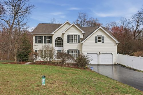 35 Peter St, Holliston, MA, 01746-1620 | Card Image