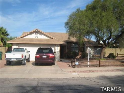7584 S Via Hermosa, Tucson, AZ, 85746-8338 | Card Image