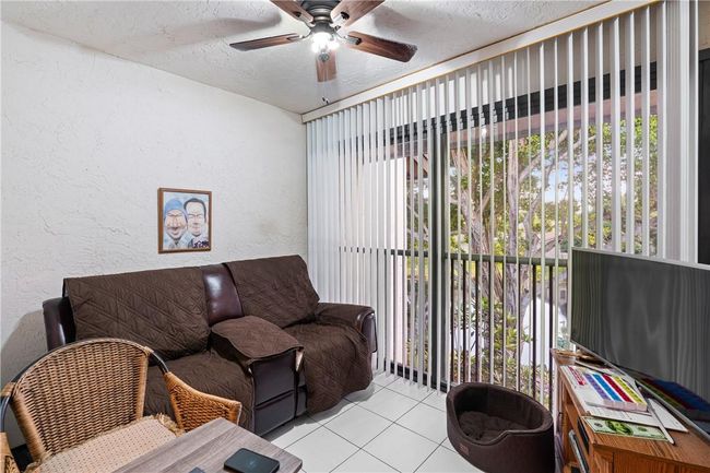 Balcony | Image 11