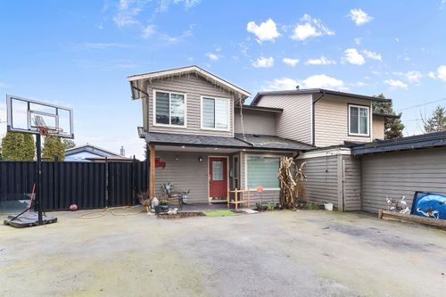 6860 134 St, Surrey, BC, V3W8G7 | Card Image