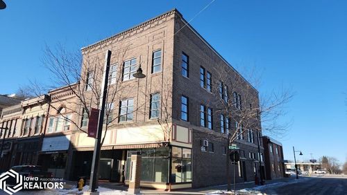 122-124 N Federal Ave, Mason City, IA, 50401-3227 | Card Image