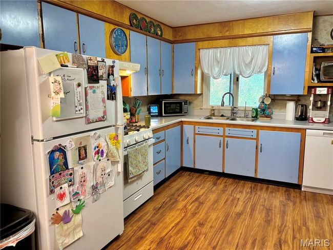 5661 Humbert Rd, House other with 2 bedrooms, 2 bathrooms and 2 parking in Alton IL | Image 6