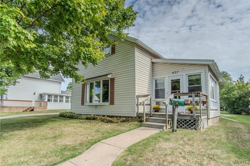 637 Theresa St, Clayton, NY, 13624-1340 | Card Image