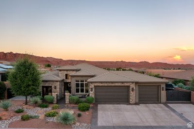 Luxury immaculately manicured rambler tucked away in the highly sought after Red Mountain Estates | Image 1