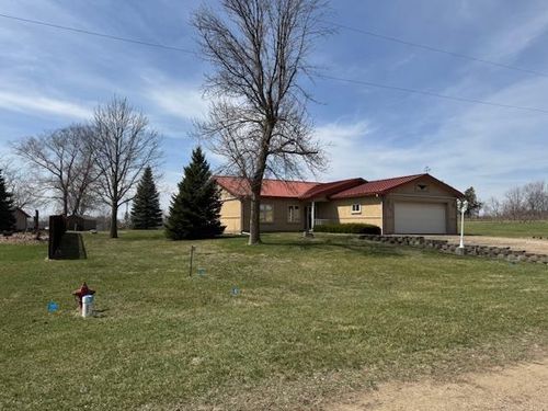 220 Sunset Ct, Chelsea, IA, 52215-9763 | Card Image