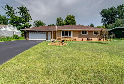 1011 Maple St, Northfield, MN, 55057-2918 | Card Image