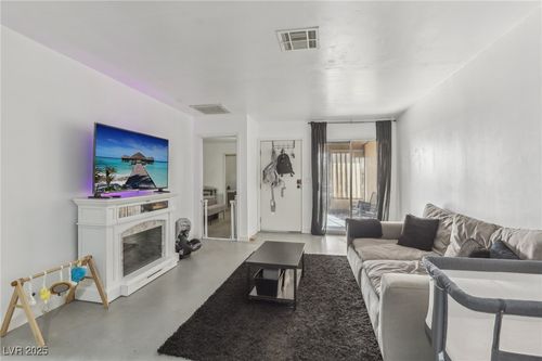 apt-f-3008 Saint George St, North Las Vegas, NV, 89030-5064 | Card Image