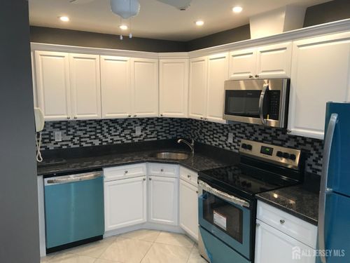 b-15 Andrew Jackson Ct, Monroe, NJ, 08831 | Card Image