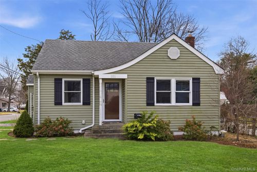 101 4th Ave, E Northport, NY, 11731-2924 | Card Image