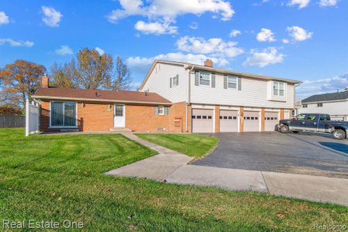 25-30363 Windsor, Gibraltar, MI, 48173 | Card Image