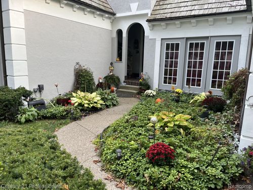 5423 Bristol Parke Dr, Clarkston, MI, 48348-4801 | Card Image