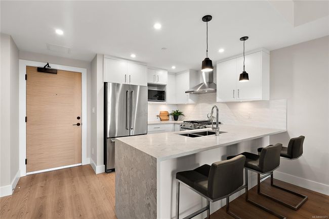 206 - 2520 Hackett Cres, Condo with 1 bedrooms, 1 bathrooms and 1 parking in Saanichton BC | Image 12