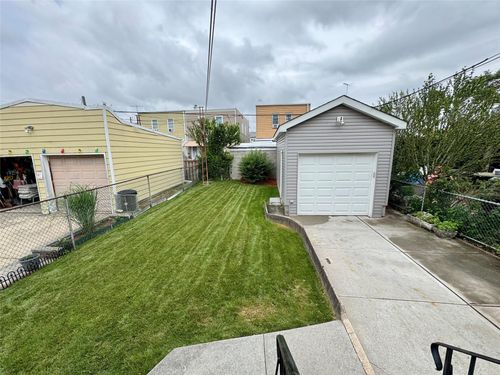 66 73rd Pl, Middle Village, NY, 11379-2227 | Card Image