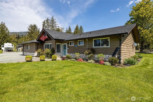27930 Hoehn Rd, Sedro Woolley, WA, 98284-8393 | Card Image