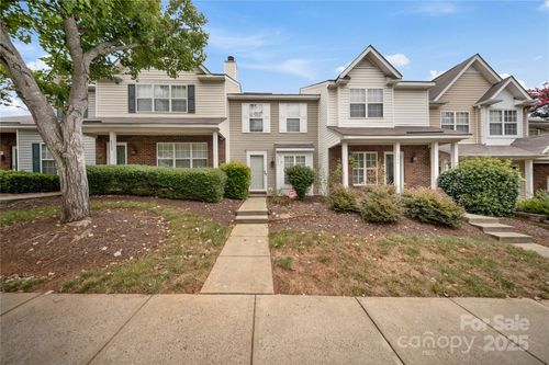 6086 Cougar Ln, Charlotte, NC, 28269-1558 | Card Image
