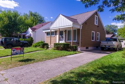 737 E Hayes Avenue, Home with 3 bedrooms, 2 bathrooms and null parking in Hazel Park MI | Image 2