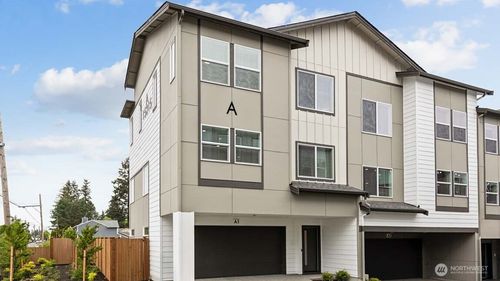 b5-15215 35th Ave W, Lynnwood, WA, 98087-2556 | Card Image