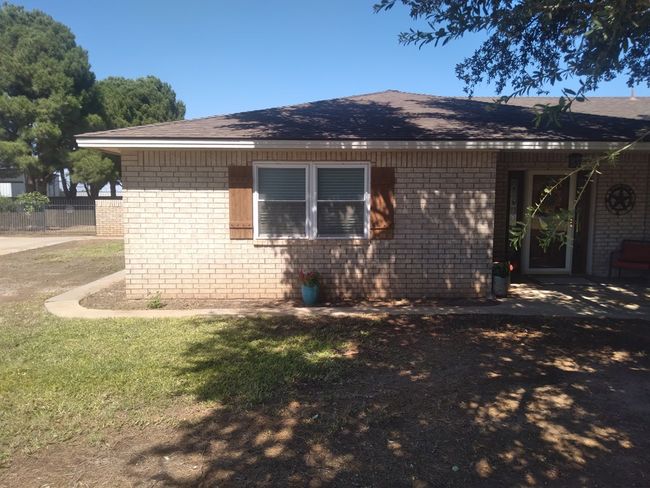 2108 Westside Dr, House other with 3 bedrooms, 2 bathrooms and 4 parking in Stanton TX | Image 7