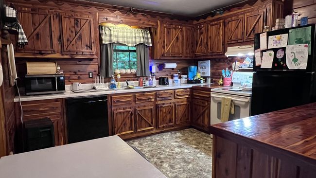 9009 Highway 412 E, House other with 2 bedrooms, 1 bathrooms and null parking in Linden TN | Image 9