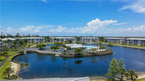 apt-125-16585 Lake Circle Dr, FORT MYERS, FL, 33908-5715 | Card Image
