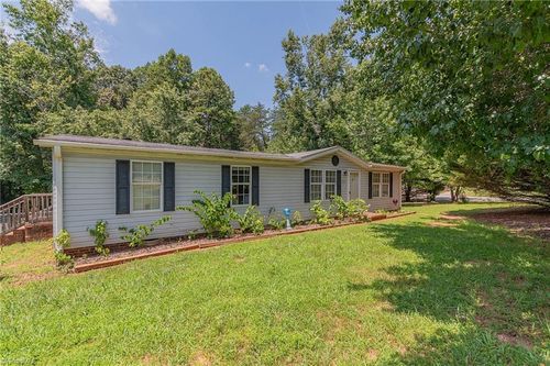 245 Rolling Meadows Dr, Reidsville, NC, 27320-0681 | Card Image