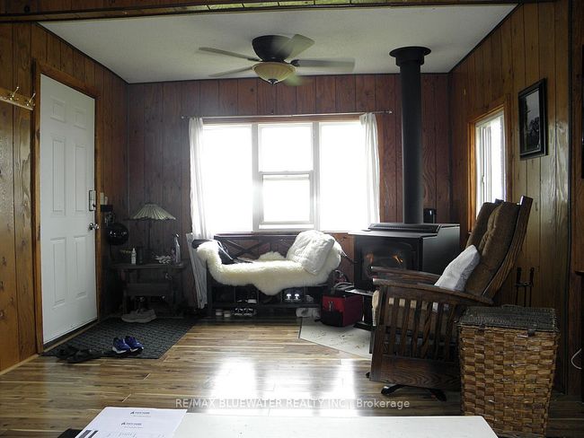 9774 Lake Rd, House other with 2 bedrooms, 1 bathrooms and 6 parking in Kettle And Stony Point Fn ON | Image 12