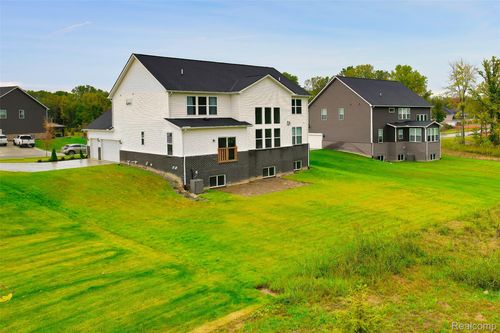 22820 Martin Rd, South Lyon, MI, 48178-3712 | Card Image