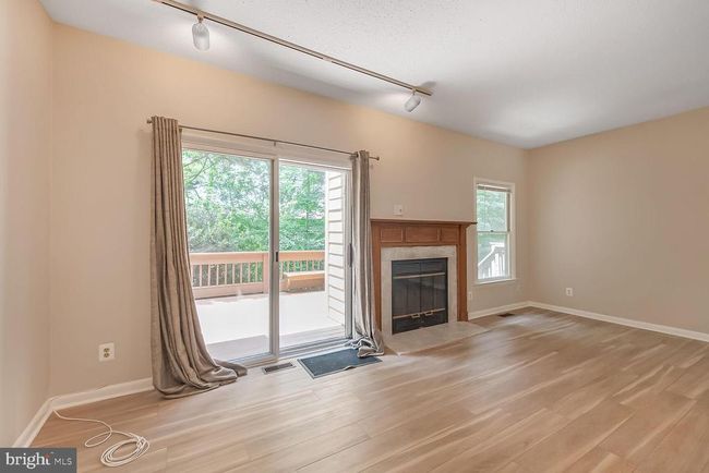 1657 Oak Spring Way, Townhouse with 3 bedrooms, 4 bathrooms and null parking in Reston VA | Image 5
