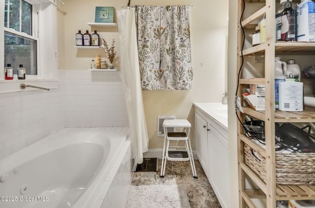 1 Yates St, House other with 3 bedrooms, 2 bathrooms and 1 parking in Troy NY | Image 15
