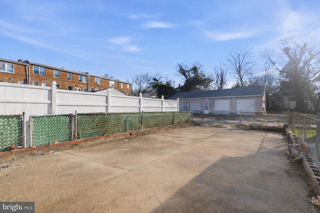 Residential in MOUNT HOLLY 2