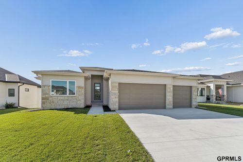 5540 N 213th Ave, Elkhorn, NE, 68022-4994 | Card Image