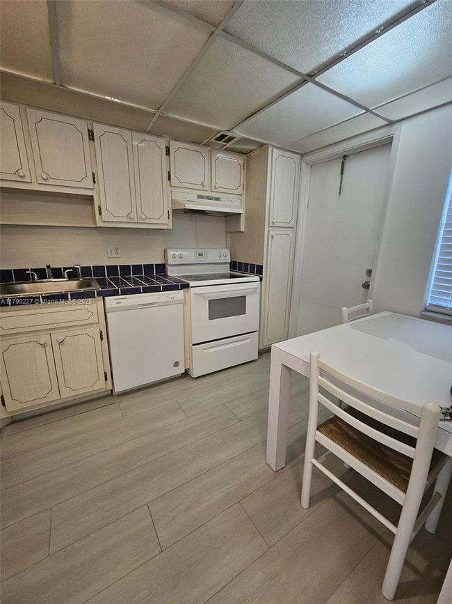APT-108 - 2900 N Palm Aire Dr, Condo with 1 bedrooms, 2 bathrooms and null parking in Pompano Beach FL | Image 10